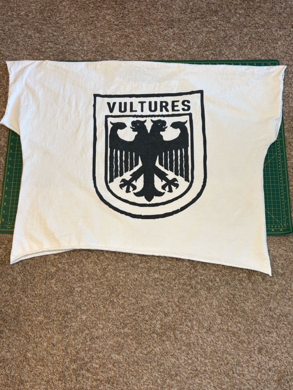 YEEZY VULTURES Graphic Tee - size 3 (XL/XXL)